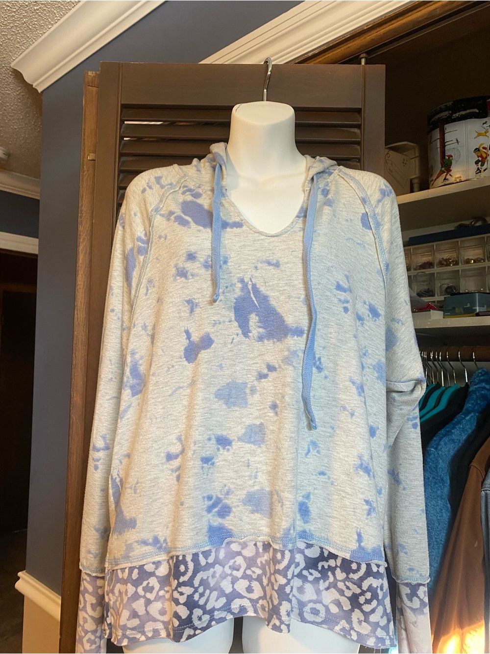 Apt. 9 Light Blue Tie-Dye Hoodie with Animal Spot Trim